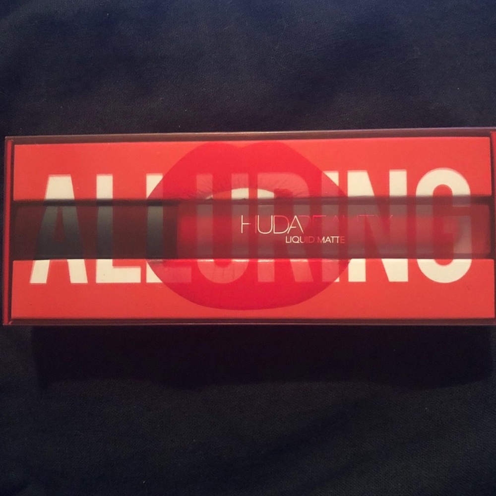 Huda Beauty liquid lipstick in Alluring